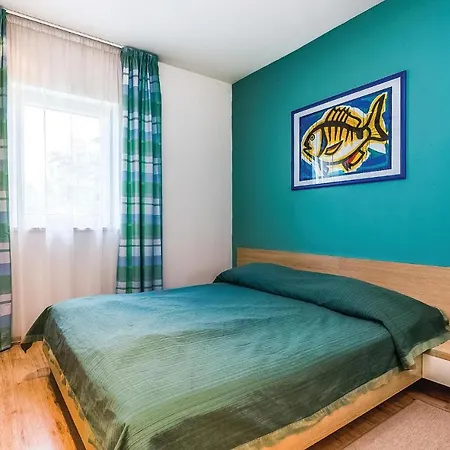 Апартаменты Stunning In With Sauna, 1 Bedrooms And Wifi Нови-Винодолски